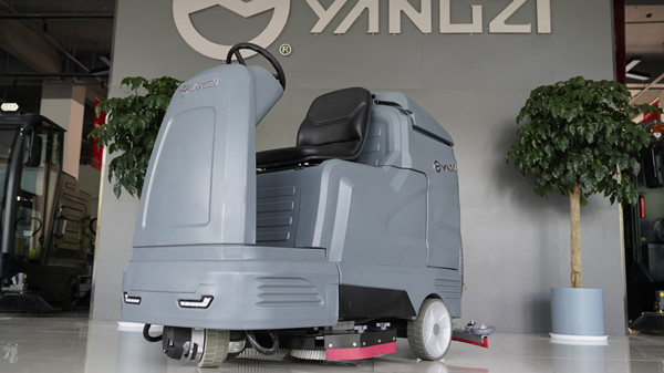 駕駛式洗地機 駕駛式洗地機