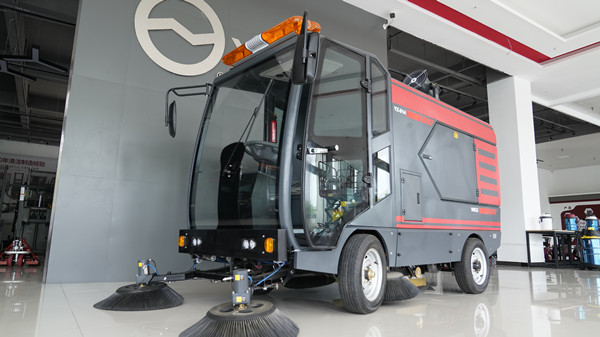 駕駛式掃地機(jī) 駕駛式掃地機(jī)