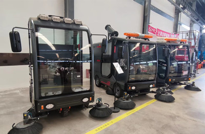 使用電動駕駛式掃地機需要注意什么 使用電動駕駛式掃地機需要注意什么.jpg