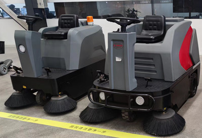 如何選擇適合物業的駕駛式掃地機.jpg